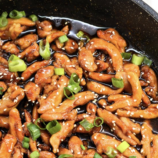 Sticky Keto Garlic Chicken - Recipe photo by We Want To Eat