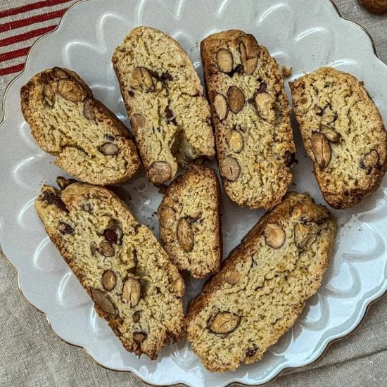Authentic Cantucci Italian Biscotti - Recipe photo by theeuropeandish