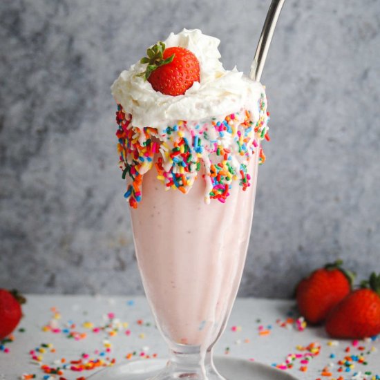 Easy Banana Strawberry Milkshake - Recipe photo by marleysmenu