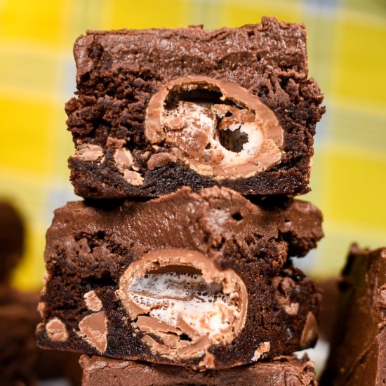 Cadbury Egg Brownies - Recipe photo by bastecutfold