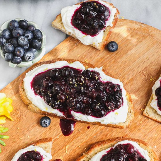 Blueberry Ricotta Toast - Recipe photo by elleandpear