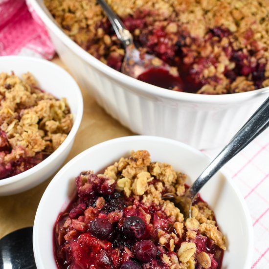 Mixed Berry Crisp - Recipe photo by bastecutfold