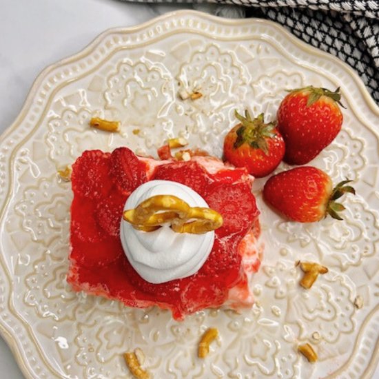 Strawberry Pretzel Pie recipe - Recipe photo by comfortcooks