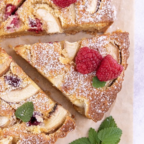 Nectarine Frangipane Tart - Recipe photo by spicyicecream