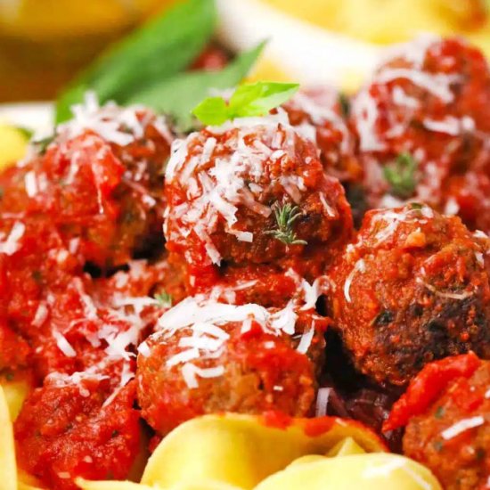Maggiano's Meatballs - Recipe photo by peasandpeonies