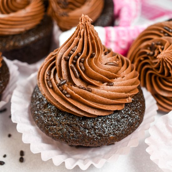 Eggless Chocolate Cupcakes - Recipe photo by bastecutfold
