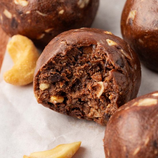 Chocolate Cashew Energy Bites - Recipe photo by buildyourbite