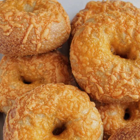 Cheddar Bagels (7 Ingredients) - Recipe photo by homebodyeats