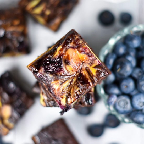 Blueberry Cheesecake Brownies - Recipe photo by bastecutfold