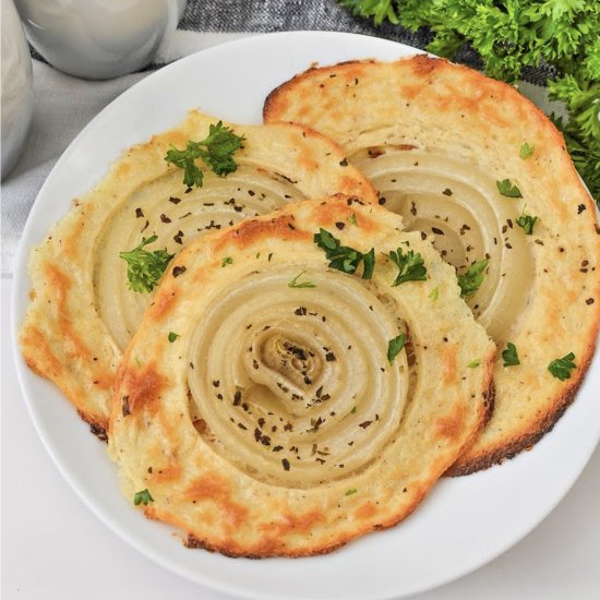 Low-Carb Healthy Onion Rings - Recipe photo by Foodie Love