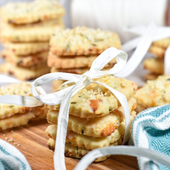 Apricot and Rosemary Shortbread - Recipe photo by bastecutfold