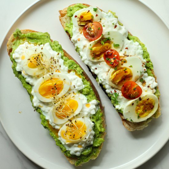 Avocado Cottage Cheese Toast - Recipe photo by jenna@heavenlyspiced.com