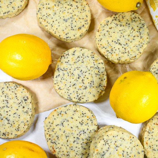 Lemon Poppyseed Shortbread - Recipe photo by bastecutfold