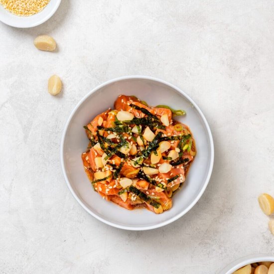 Salmon Poke with Macadamia Nuts - Recipe photo by Love Macadamia
