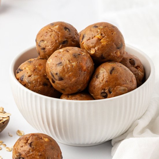 Peanut Butter Pretzel Energy Bites - Recipe photo by buildyourbite