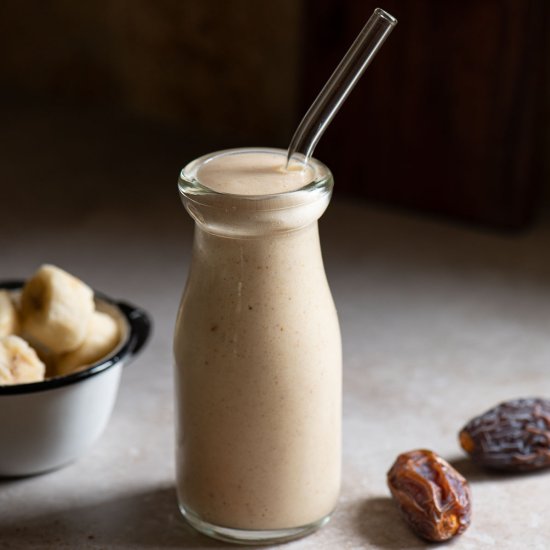 Creamy Banana Date Smoothie - Recipe photo by brunchandbatter