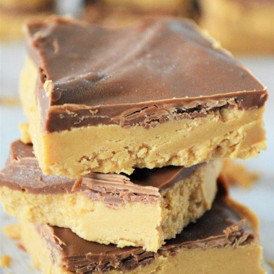 No Bake Chocolate Peanut Butter Bar - Recipe photo by Foodie Love