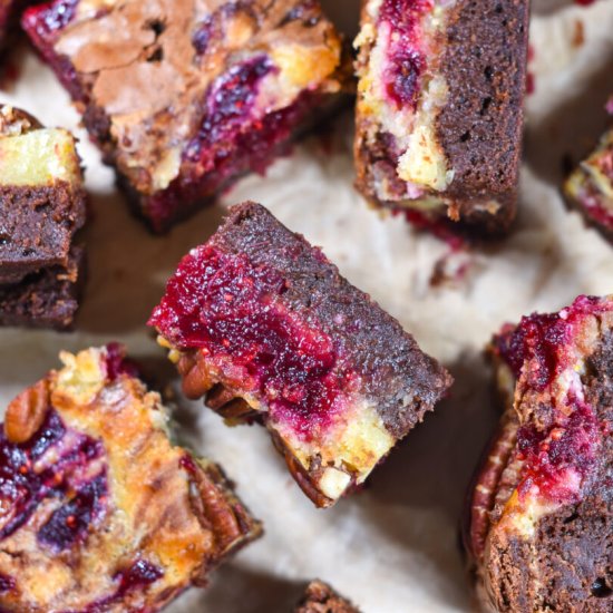 Brie and Cranberry Brownies - Recipe photo by bastecutfold