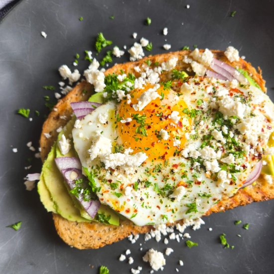 Easy Egg & Avocado Toasts - Recipe photo by the_happy_veg