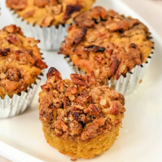 Keto Pumpkin Cinnamon Muffins - Recipe photo by Foodie Love