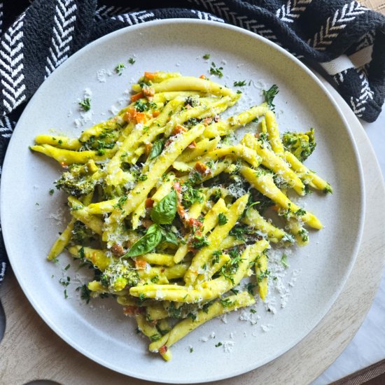 Creamy Pesto Maccheroni - Recipe photo by the_happy_veg
