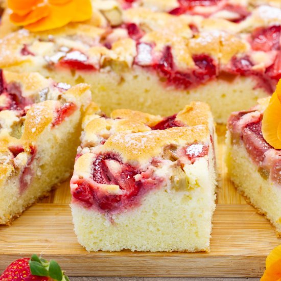 Rhubarb and Strawberry Cake - Recipe photo by mecooks.com