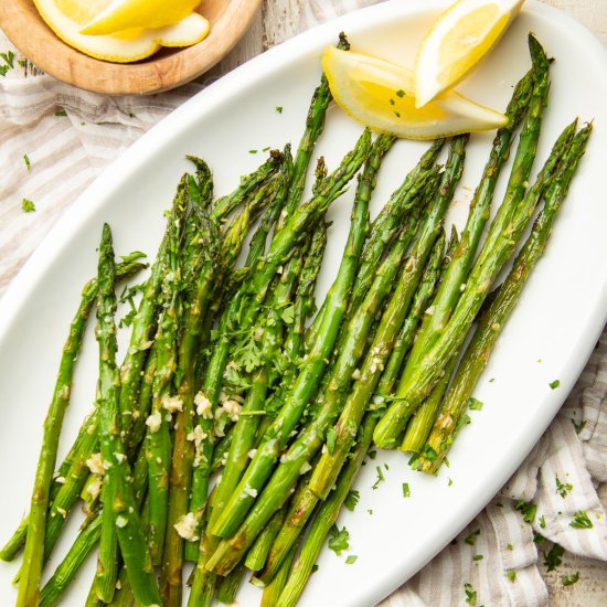 Garlic Roasted Asparagus - Recipe photo by Connoisseurus Veg