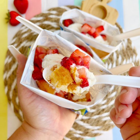 Walking Strawberry Shortcake - Recipe photo by theyummymuffin02