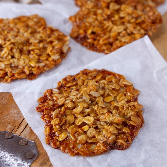 Brown Sugar Oatmeal Lace Cookies - Recipe photo by LifeCurrents