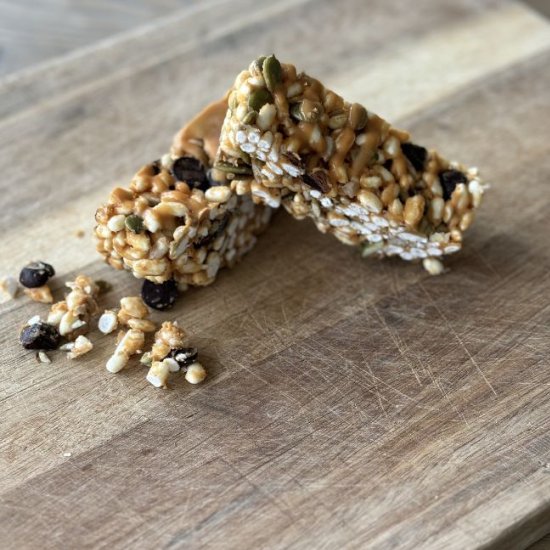 Homemade Healthy Granola Bars - Recipe photo by Hennys Home
