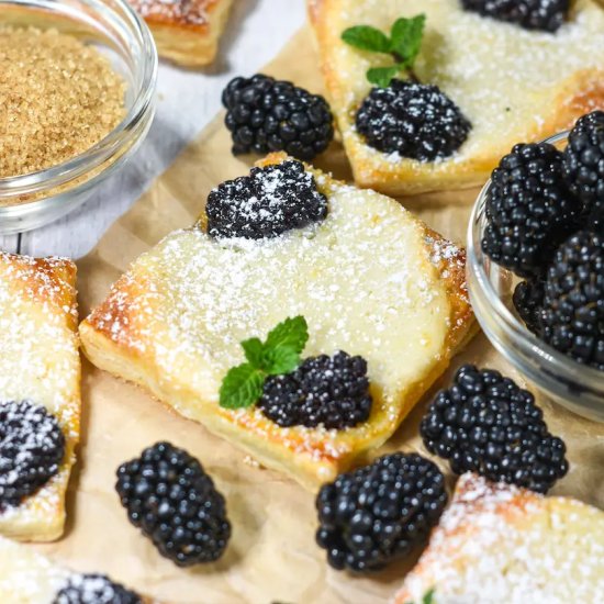 Blackberry Cream Cheese Pastries - Recipe photo by bastecutfold