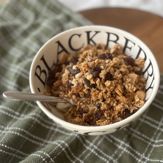 Easy Granola Recipe - Recipe photo by Hennys Home