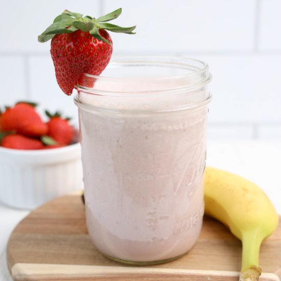 Healthy Strawberry Banana Smoothie - Recipe photo by sassychopsticks9