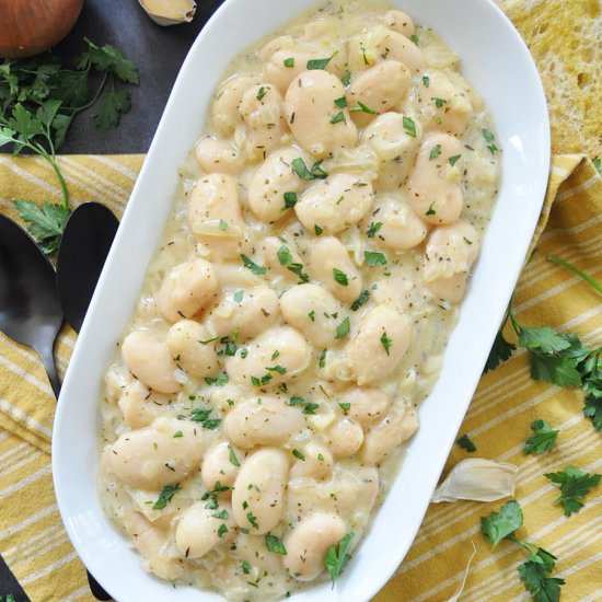 CREAMY Butter Beans in Onion Sauce - Recipe photo by Spain on a Fork