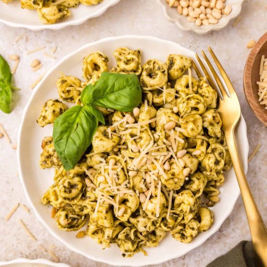 Pesto Tortellini - Recipe photo by livingchirpy