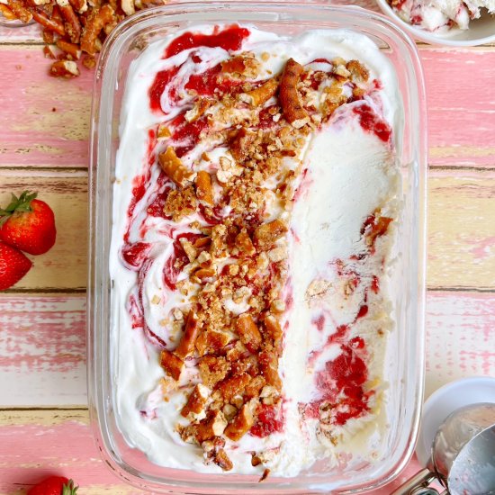 Strawberry Pretzel Ice Cream - Recipe photo by theyummymuffin02