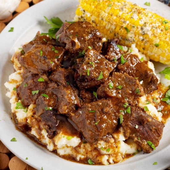 Crockpot Garlic Butter Steak Bites - Recipe photo by Simply Happy Foodie