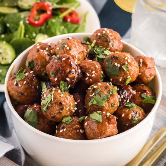 Slow Cooker Honey Garlic Meatballs - Recipe photo by Simply Happy Foodie