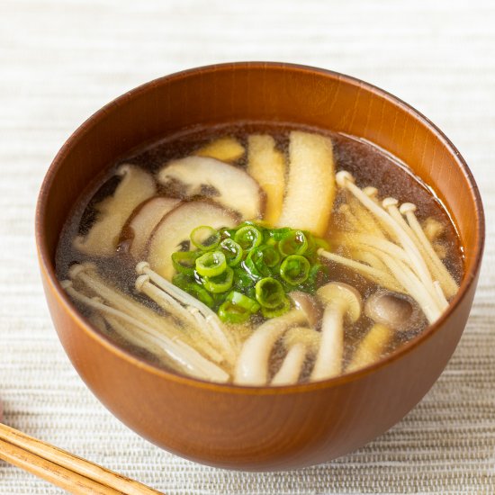 Kinoko Jiru - Recipe photo by Umami Pot