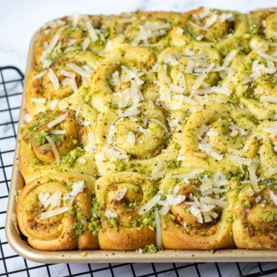 Mini Pesto Pinwheel Rolls - Recipe photo by NextLevelBaker