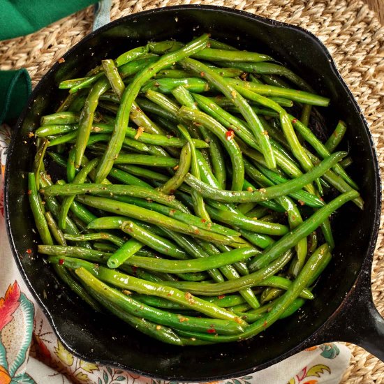Easy Sautéed Green Beans - Recipe photo by Simply Happy Foodie