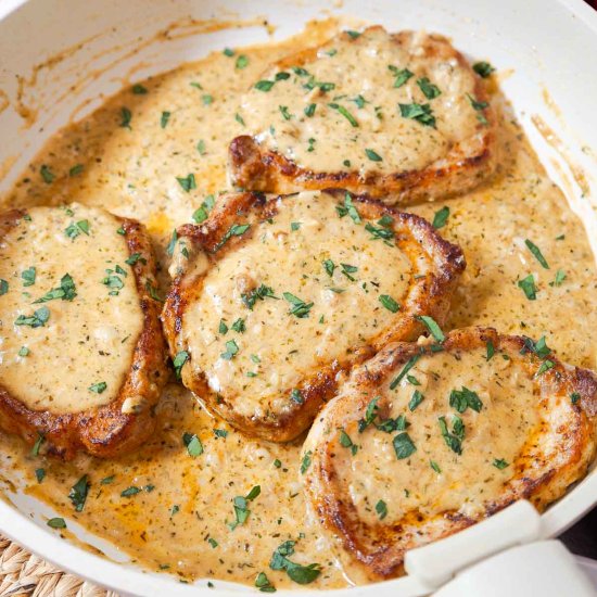 One Pan Creamy Garlic Pork Chops - Recipe photo by bykelseysmith
