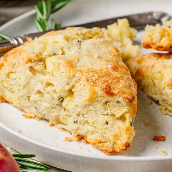 Apple Cheddar Rosemary Scones - Recipe photo by sipandsanity