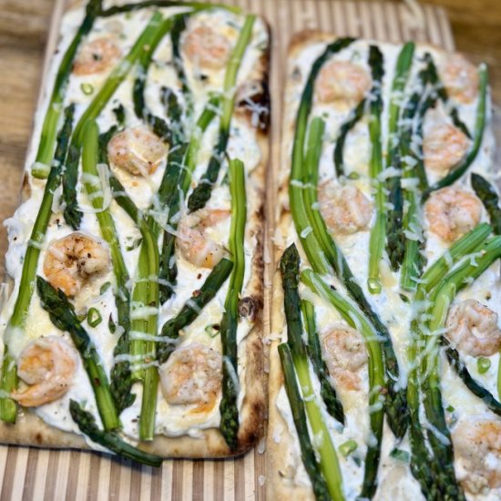 Shrimp and Asparagus Flatbread - Recipe photo by thewholesomespoon
