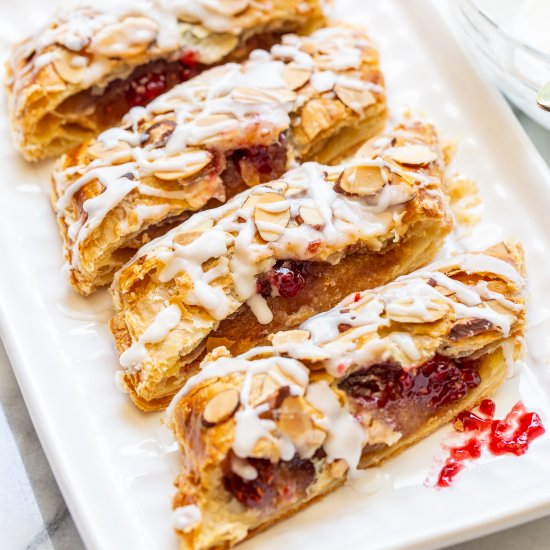 Easy Breakfast Pastry - Recipe photo by Savingroomfordessert