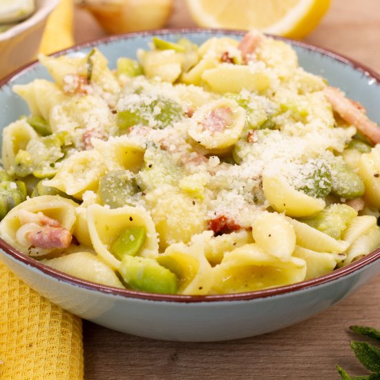 Pasta with Broad Beans and Bacon - Recipe photo by mecooks.com