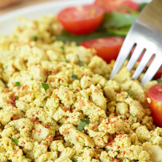 High-Protein Tofu Scramble - Recipe photo by Marinela