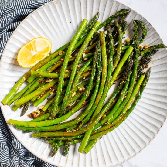 Garlic Lemon Asparagus - Recipe photo by IrenaMacri
