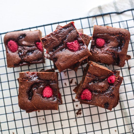 The Perfect Raspberry Brownies - Recipe photo by Tastycue