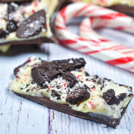 Chocolate Peppermint Bark - Recipe photo by bastecutfold